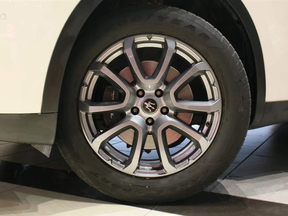 瑪莎拉蒂 Levante  2021款 3.0T 標(biāo)準(zhǔn)版圖片