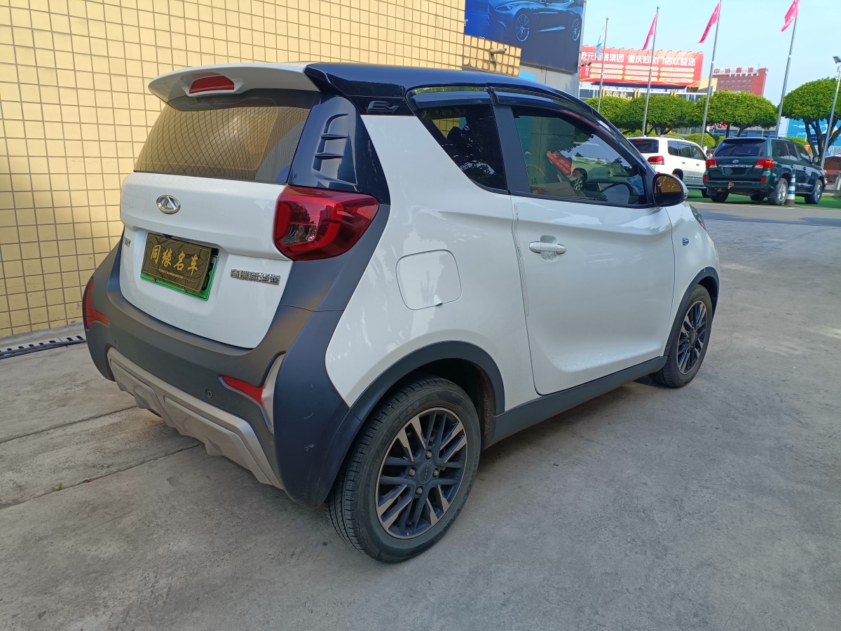 2023年2月奇瑞 eQ1  2022款 甜粉款 半糖版 磷酸鐵鋰 30kW 301km