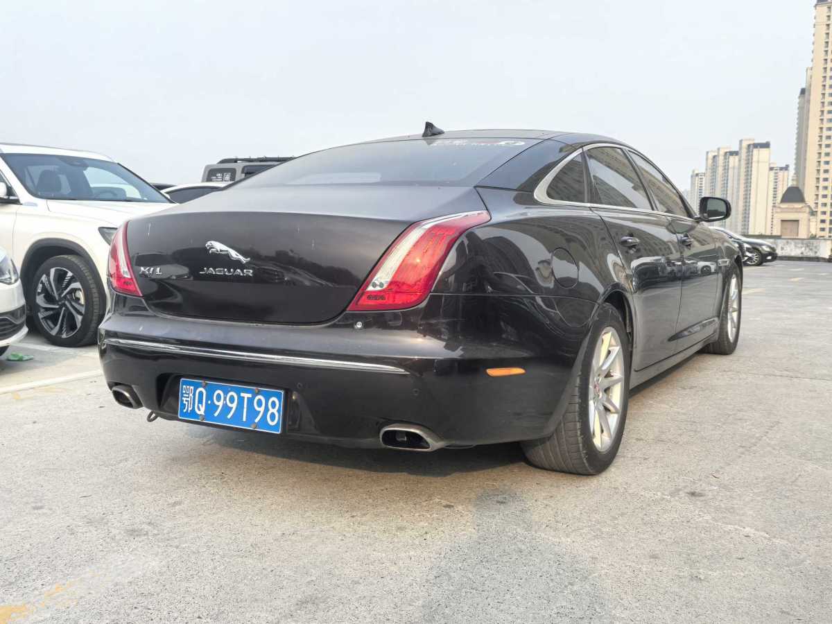 捷豹 XJ  2014款 XJL 2.0T 兩驅(qū)典雅商務(wù)版圖片