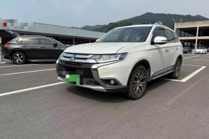 歐藍(lán)德 三菱 2.4L 四驅(qū)豪華版 7座