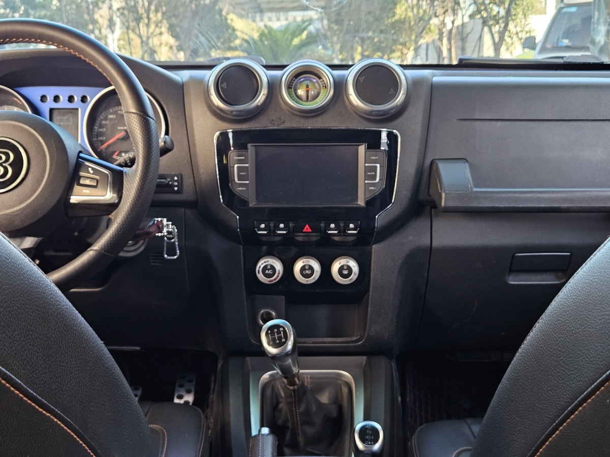 北京 BJ40  2016款 40L 2.0T 手動四驅尊貴版圖片