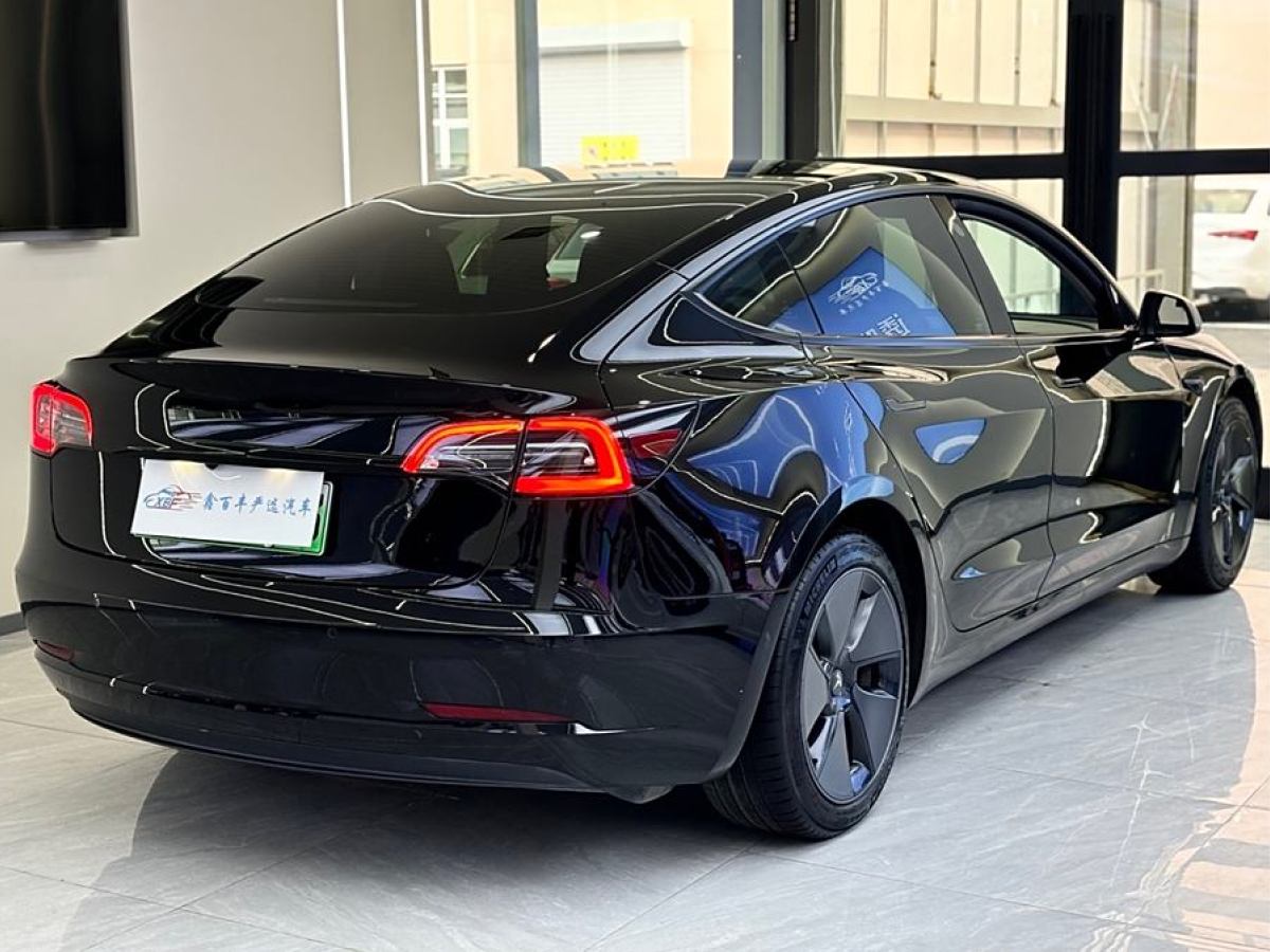 特斯拉 Model Y  2021款 改款 標(biāo)準(zhǔn)續(xù)航后驅(qū)升級(jí)版圖片