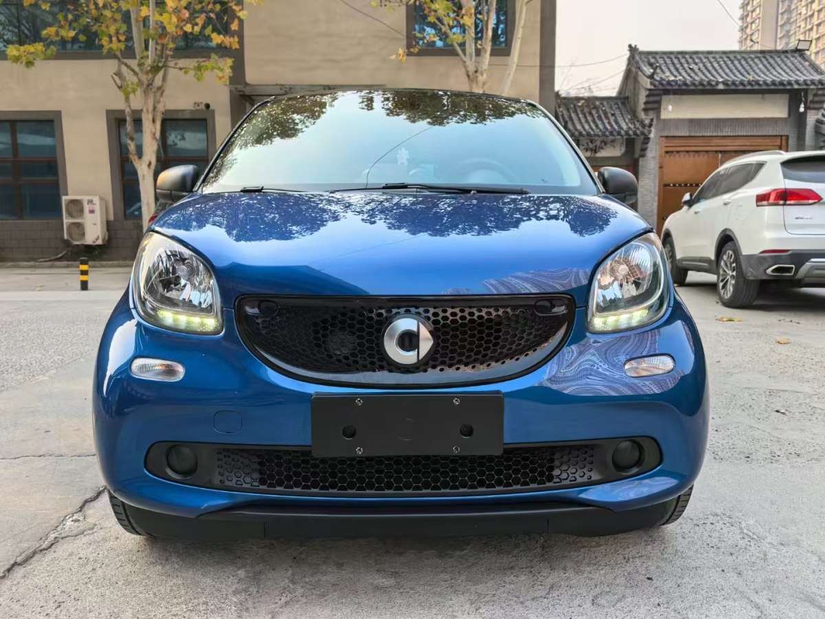 smart forfour  2018款 1.0L 52千瓦激情版圖片