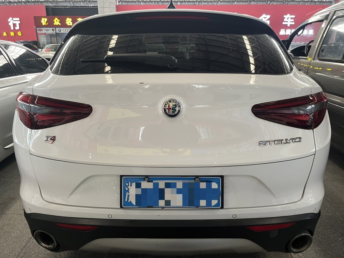 阿尔法·罗密欧 Stelvio  2017款 2.0T 200HP 精英版图片