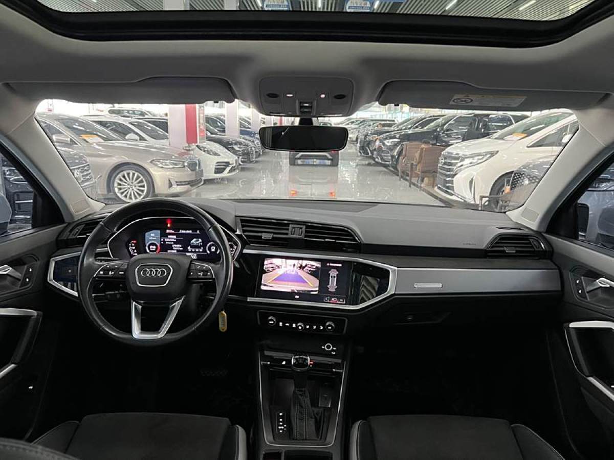 奧迪 奧迪Q3  2019款  35 TFSI 進(jìn)取動感型圖片