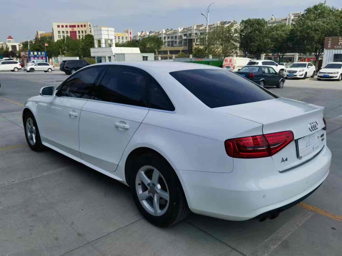 2016年1月奧迪 奧迪A4L  2013款 35 TFSI 自動標(biāo)準(zhǔn)型