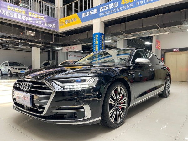 奥迪 奥迪A8  2021款 A8L 55 TFSI quattro 尊贵型