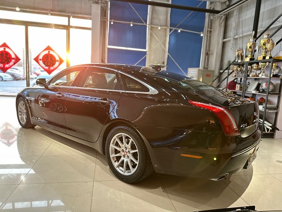 捷豹 XJ  2014款 XJL 2.0T 兩驅(qū)典雅商務(wù)版圖片