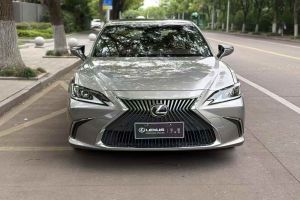 ES 雷克薩斯  300h 百萬(wàn)紀(jì)念限量版 國(guó)VI