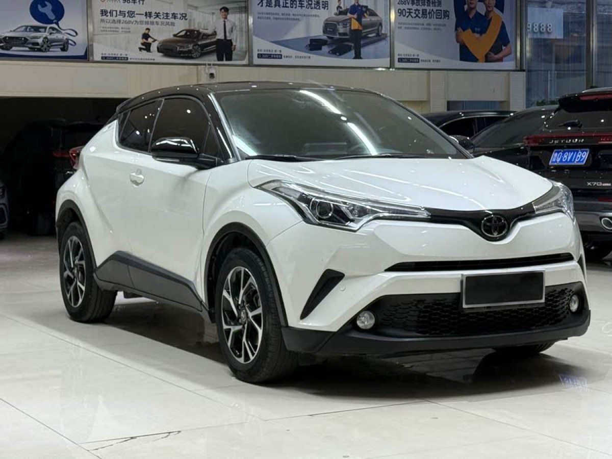豐田 C-HR  2020款 2.0L 領(lǐng)先版圖片