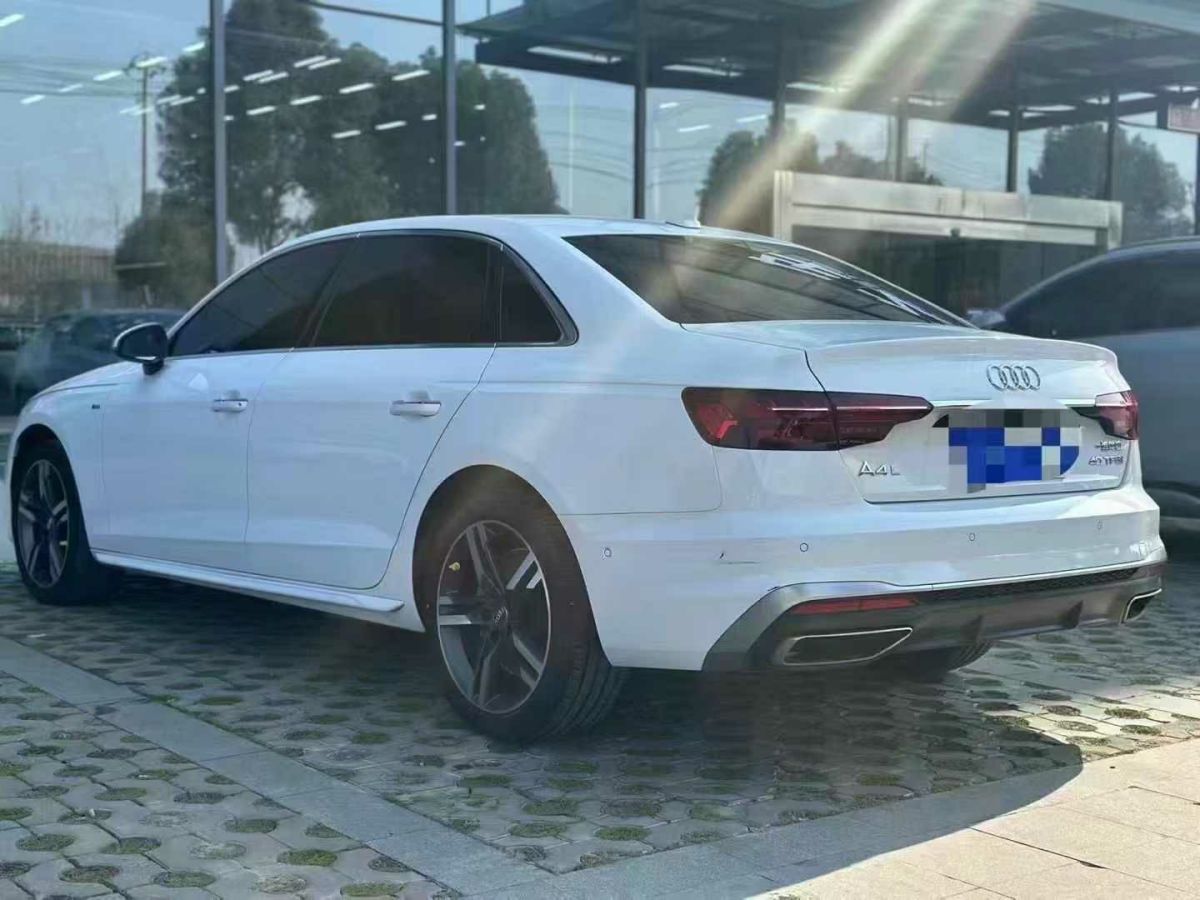 奧迪 奧迪A4L  2022款 35 TFSI 時(shí)尚動(dòng)感型圖片