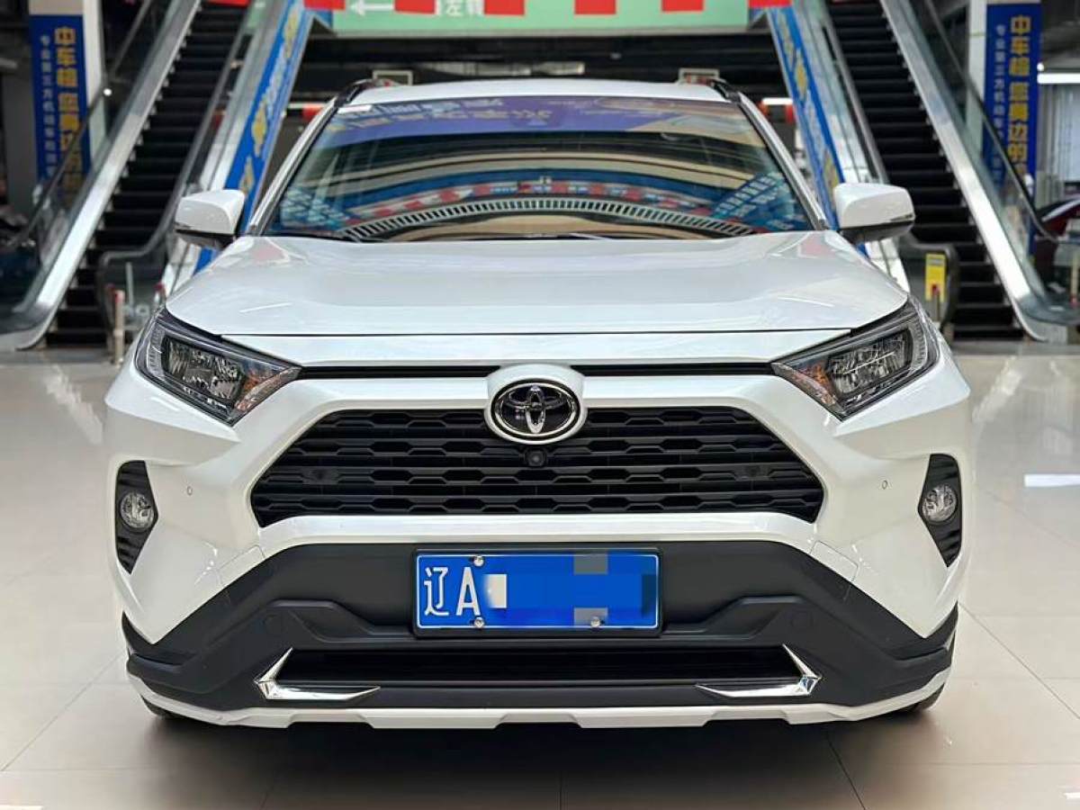 2022年11月豐田 RAV4榮放  2022款 2.0L CVT兩驅(qū)風(fēng)尚Plus版