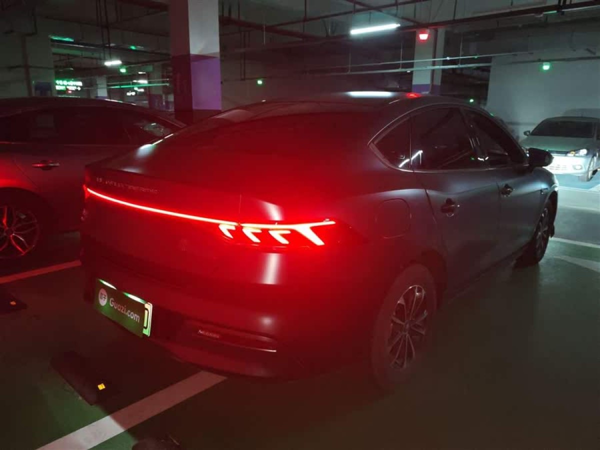 比亞迪 秦PLUS  2023款 冠軍版 DM-i 55KM領(lǐng)先型圖片