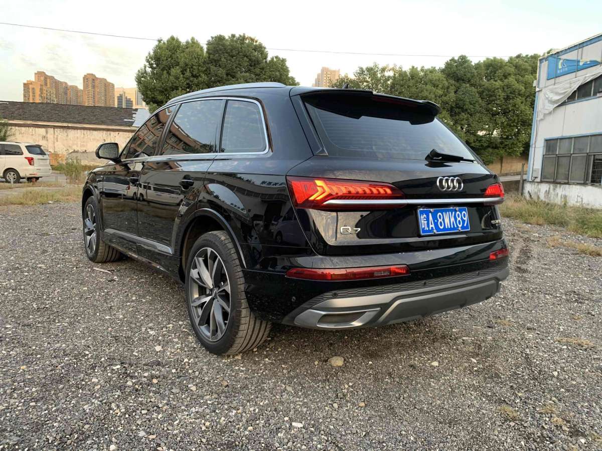 奥迪 奥迪Q7  2021款 55 TFSI quattro S line运动型图片