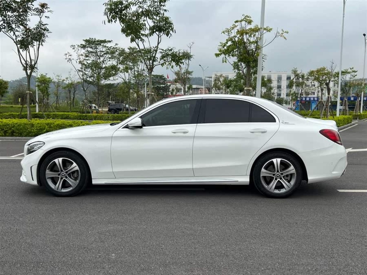 奔馳 奔馳C級(jí)  2019款 改款 C 260 L 運(yùn)動(dòng)版圖片