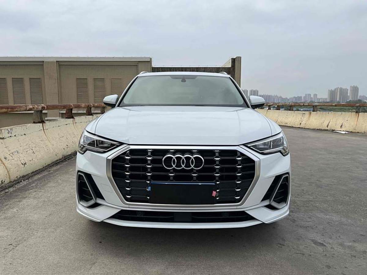 奧迪 奧迪Q3  2020款 35 TFSI 時(shí)尚動(dòng)感型圖片