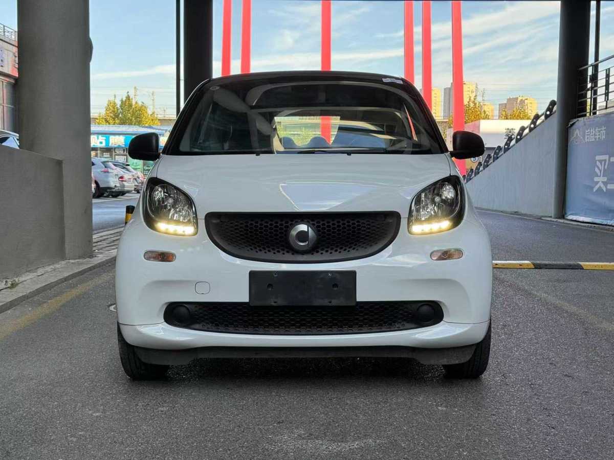 smart fortwo  2015款 1.0L 52千瓦硬頂靈動(dòng)版圖片