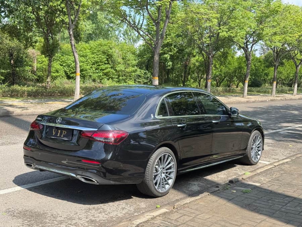 奔馳 奔馳E級(jí)  2021款 改款 E 300 L 運(yùn)動(dòng)豪華型圖片