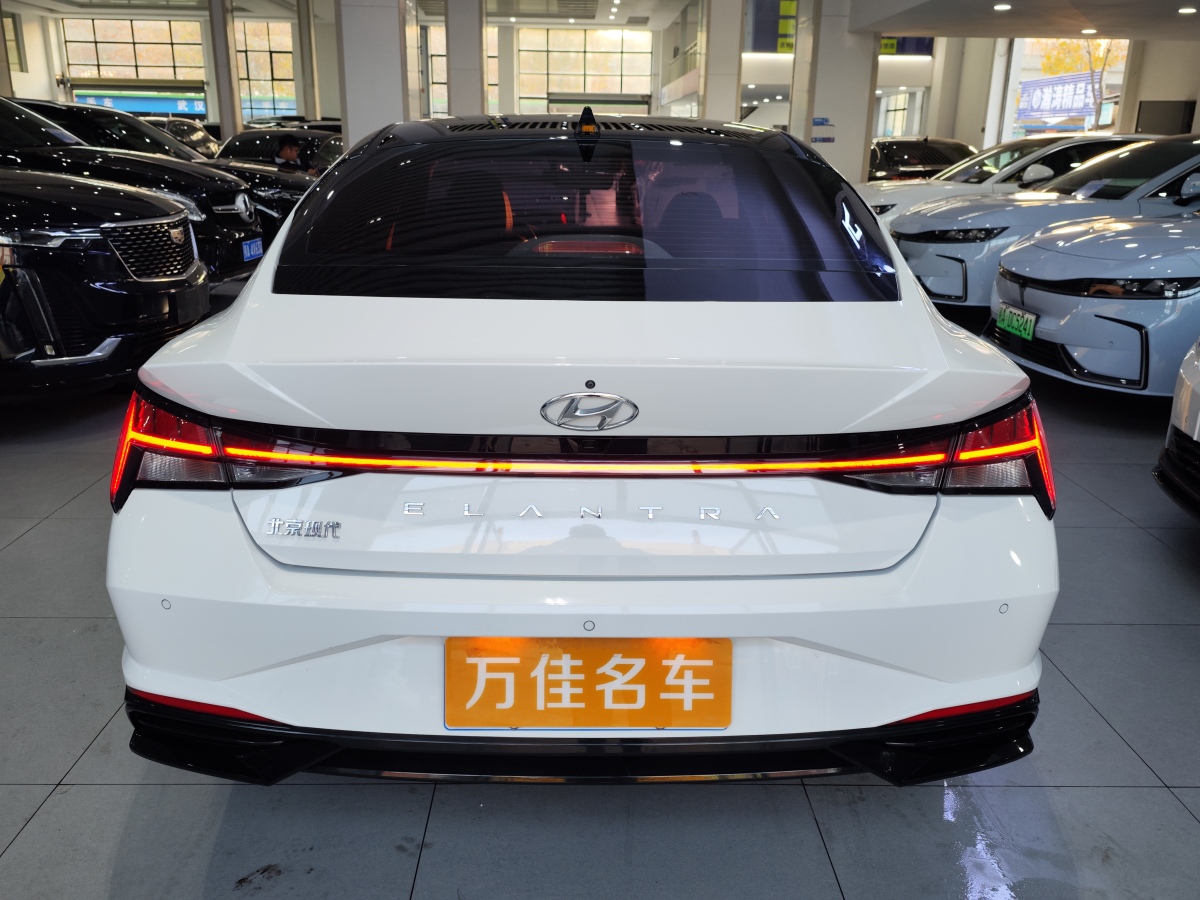 現(xiàn)代 伊蘭特  2023款 1.5L CVT LUX尊貴版圖片