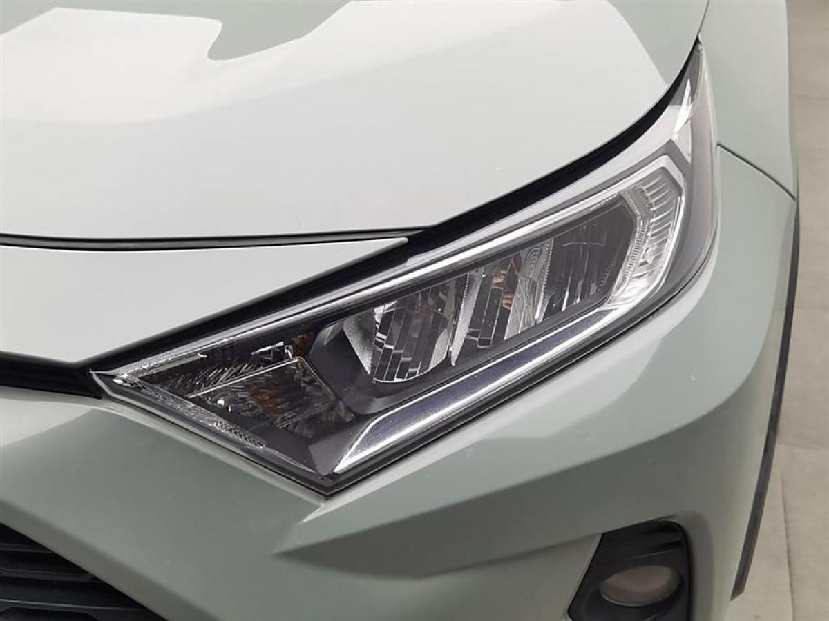 豐田 RAV4榮放  2020款 2.0L CVT四驅(qū)風(fēng)尚版圖片