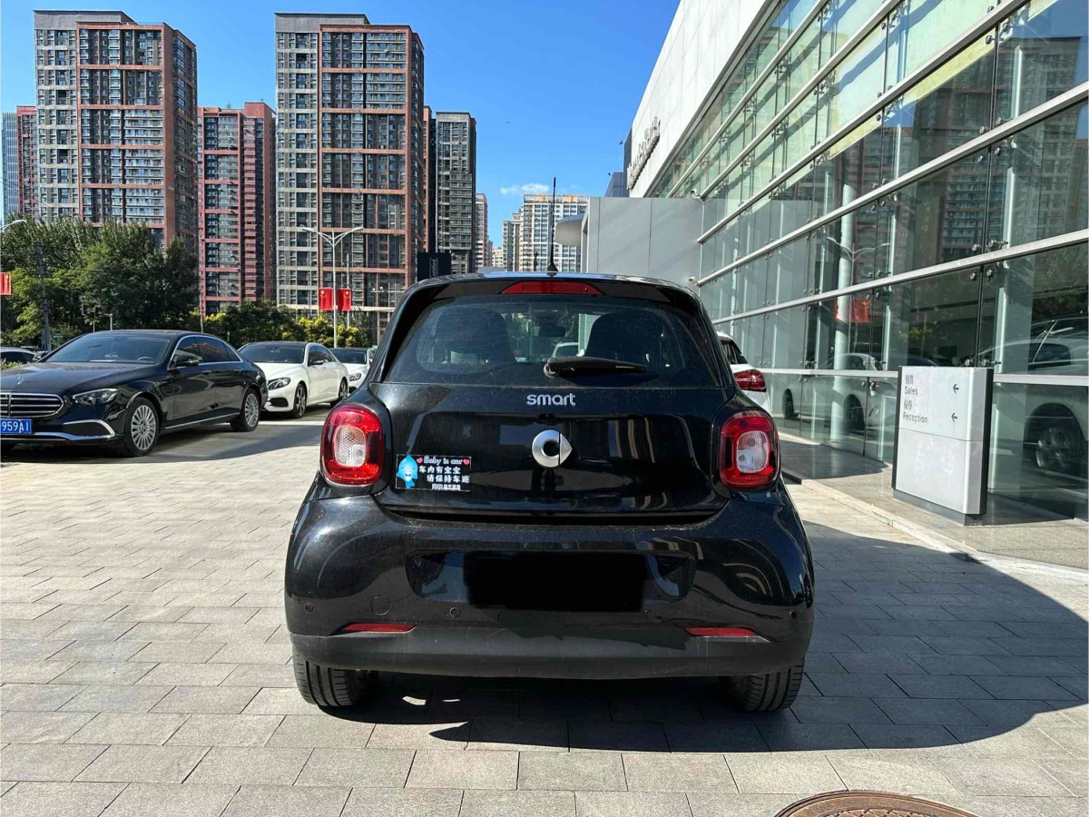 smart forfour  2016款 1.0L 52千瓦靈動(dòng)版圖片