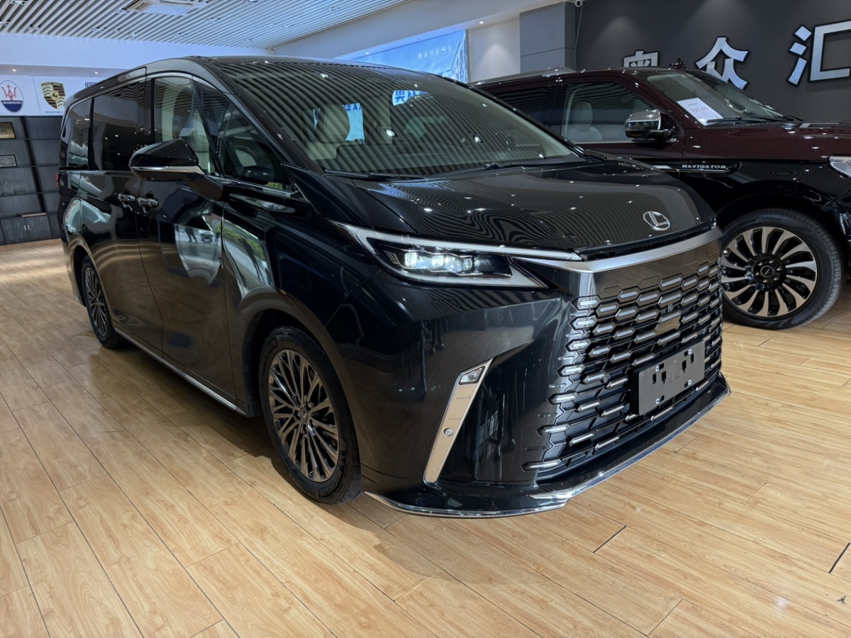 2024年3月雷克薩斯 LM  2023款 350h 七座雋雅版