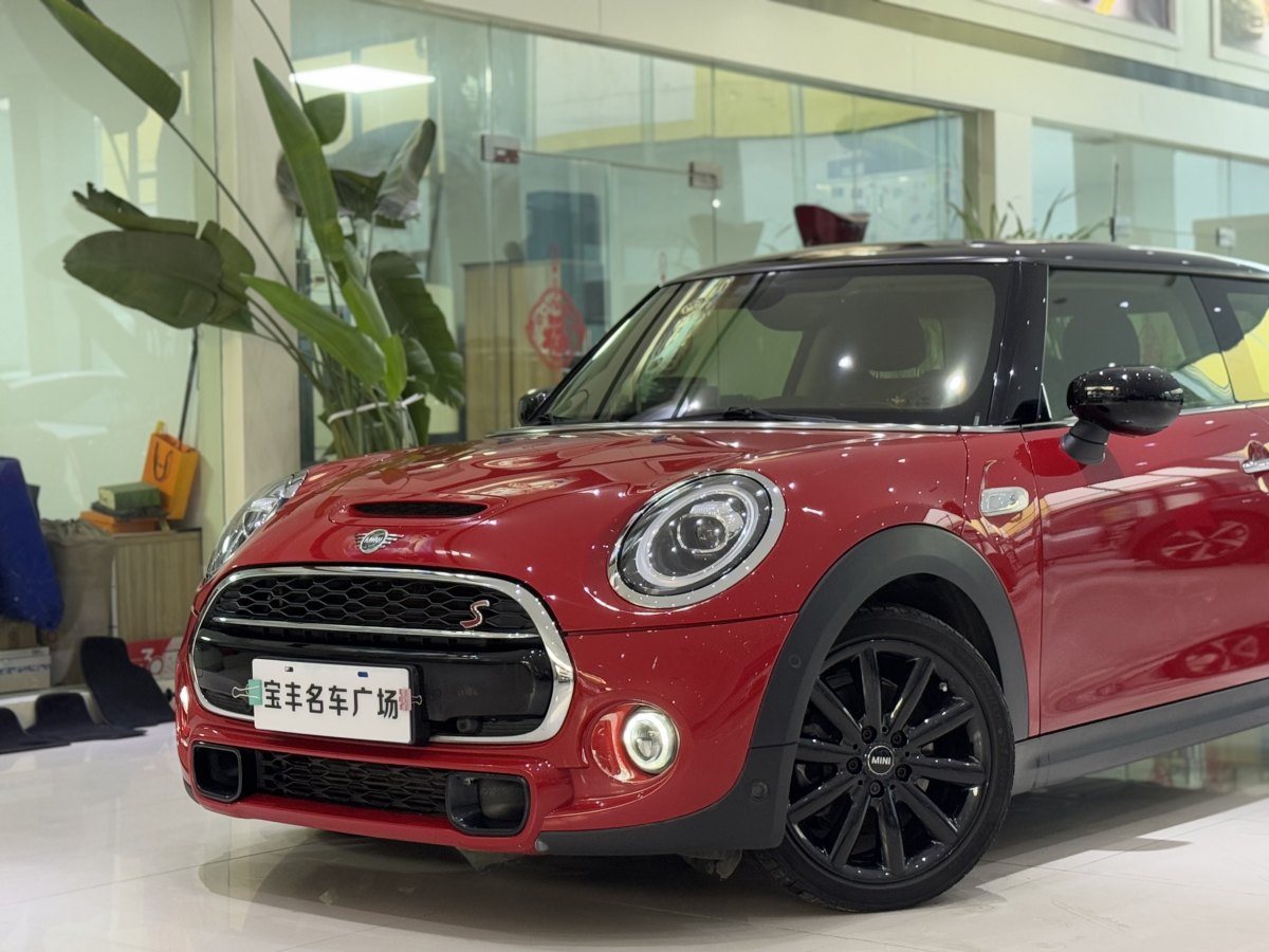 MINI MINI  2019款 2.0T COOPER S 經(jīng)典派圖片