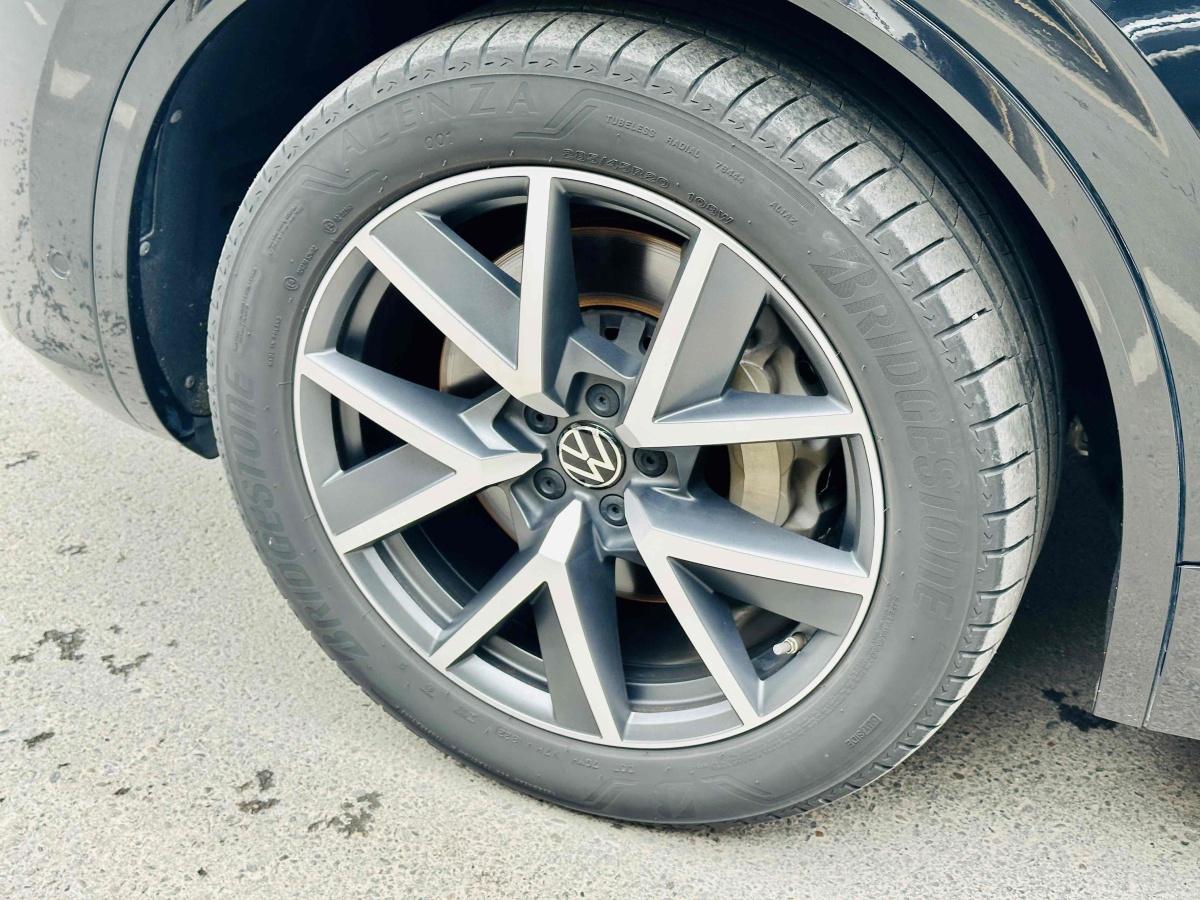 大眾 途銳  2022款 3.0TSI 銳享版 經(jīng)典運動套裝圖片