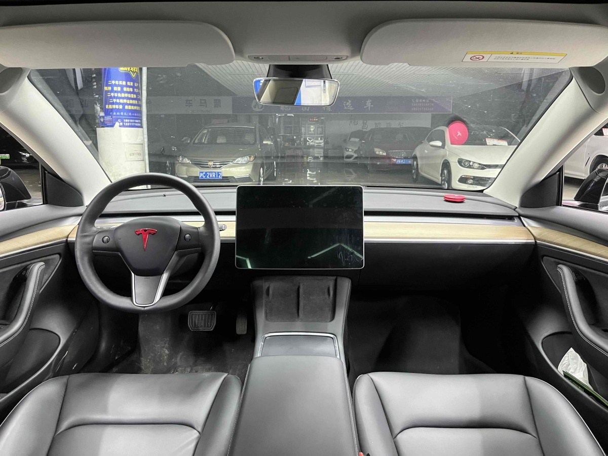 特斯拉 Model 3  2019款 標(biāo)準(zhǔn)續(xù)航后驅(qū)升級版圖片