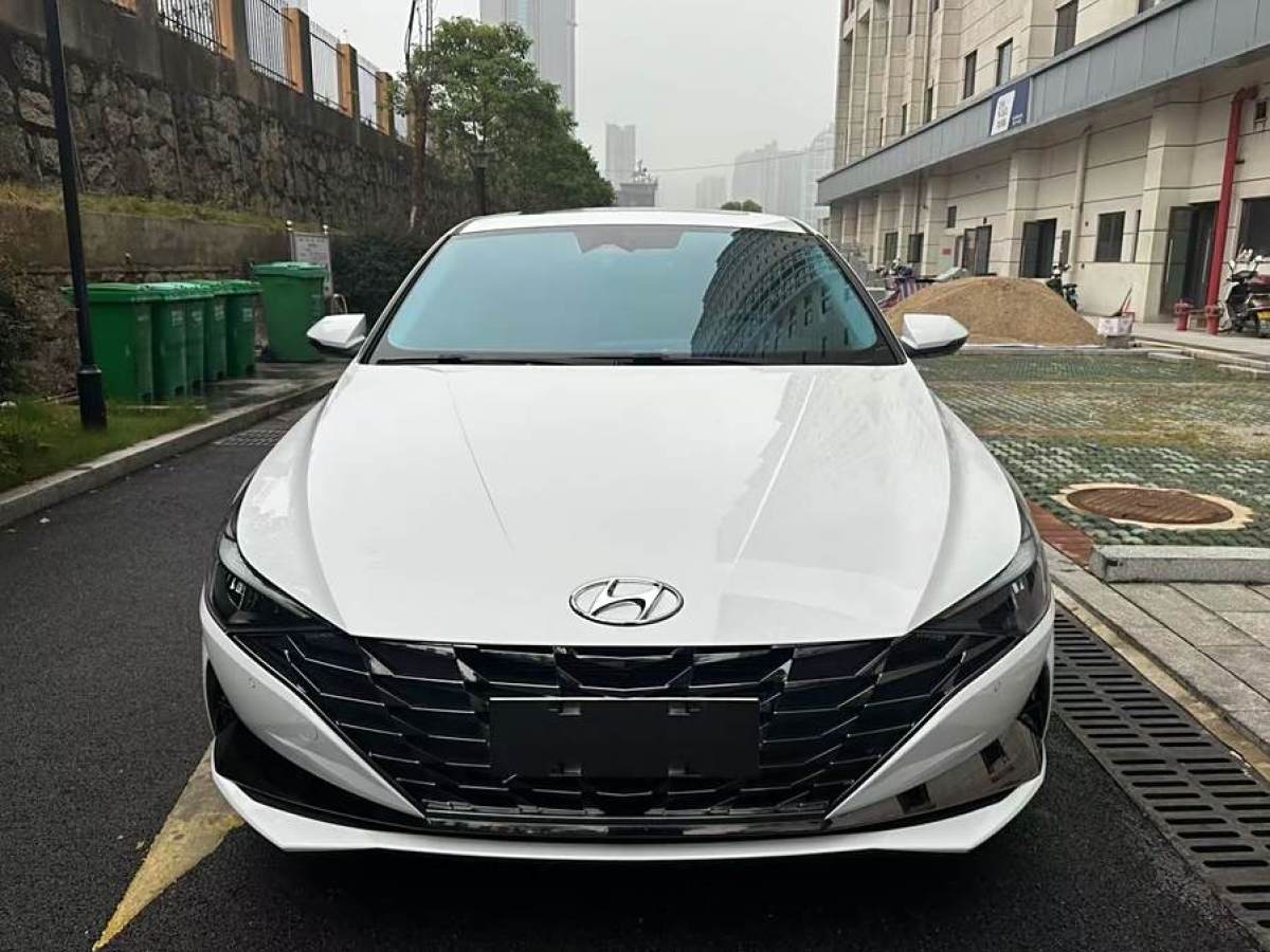 現(xiàn)代 伊蘭特  2023款 1.5L CVT GLS領(lǐng)先版圖片