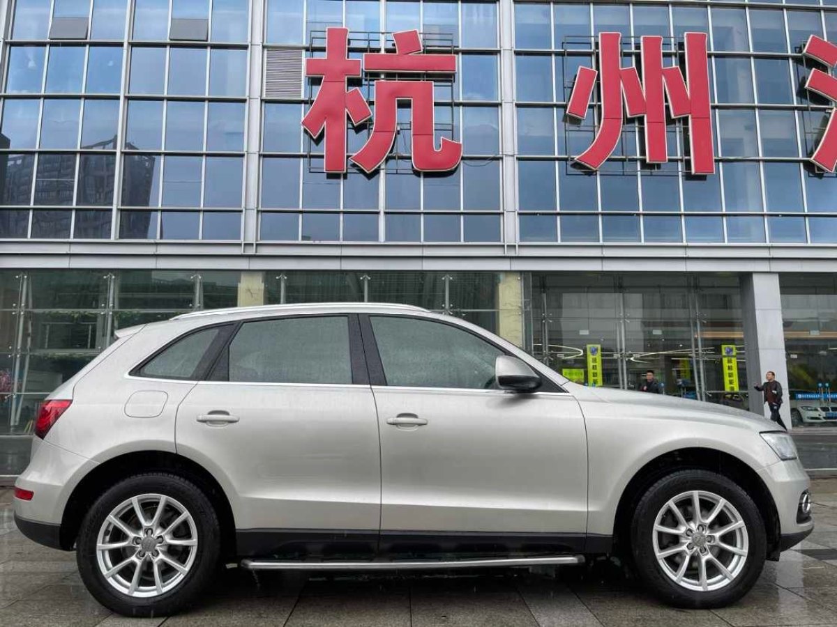 奧迪 奧迪Q5  2015款 40 TFSI 進(jìn)取型圖片