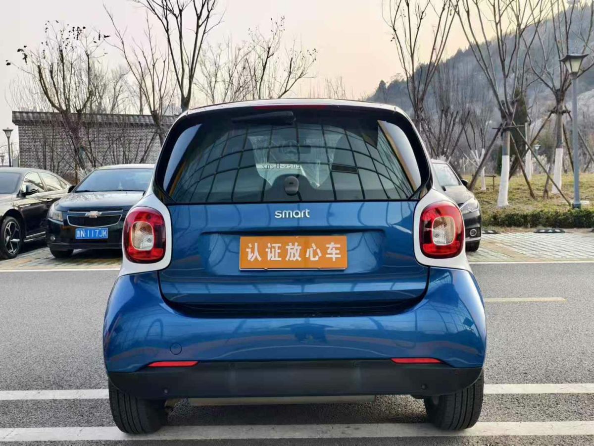 smart fortwo 圖片