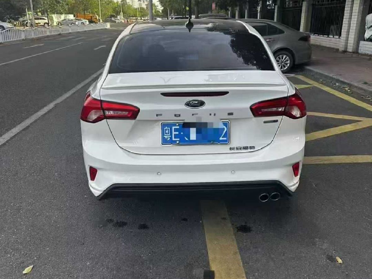 福特 ?？怂? 2022款 三廂 EcoBoost 180 自動(dòng)ST Line圖片