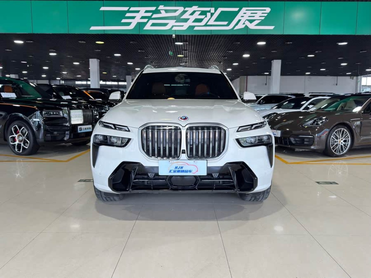 寶馬 寶馬X7  2023款 xDrive40i 尊享型M運(yùn)動(dòng)套裝圖片