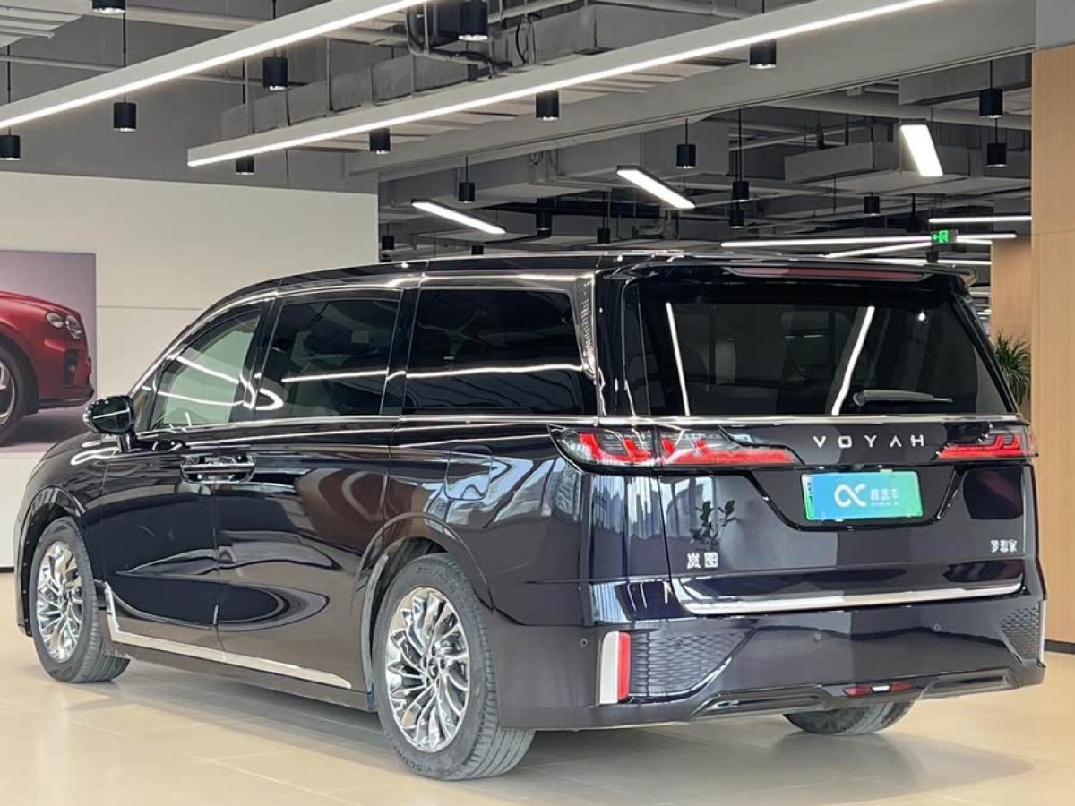 嵐圖 夢(mèng)想家  2024款 PHEV 超長(zhǎng)續(xù)航旗艦版圖片