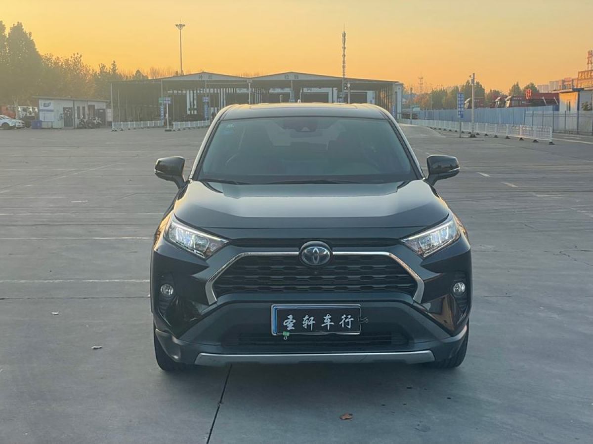 2020年6月豐田 RAV4榮放  2023款 雙擎 2.5L E-CVT四驅(qū)精英Plus版