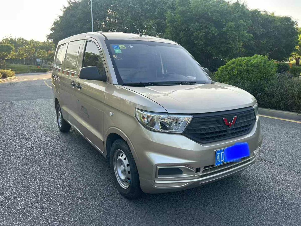 五菱 五菱宏光V  2019款  1.5L基本型封窗車國VI LAR圖片