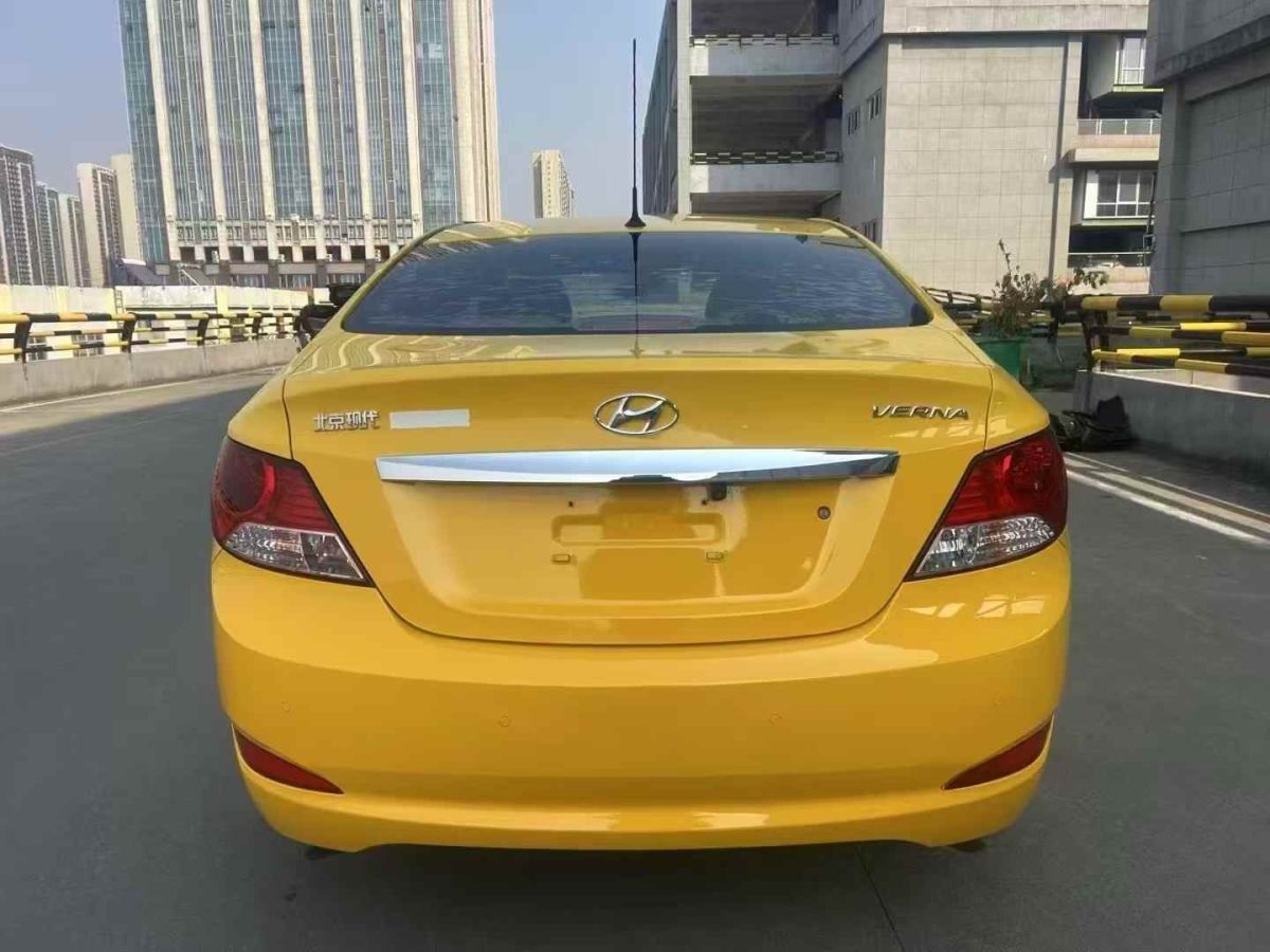 現(xiàn)代 朗動  2013款 1.6L 自動領(lǐng)先型圖片