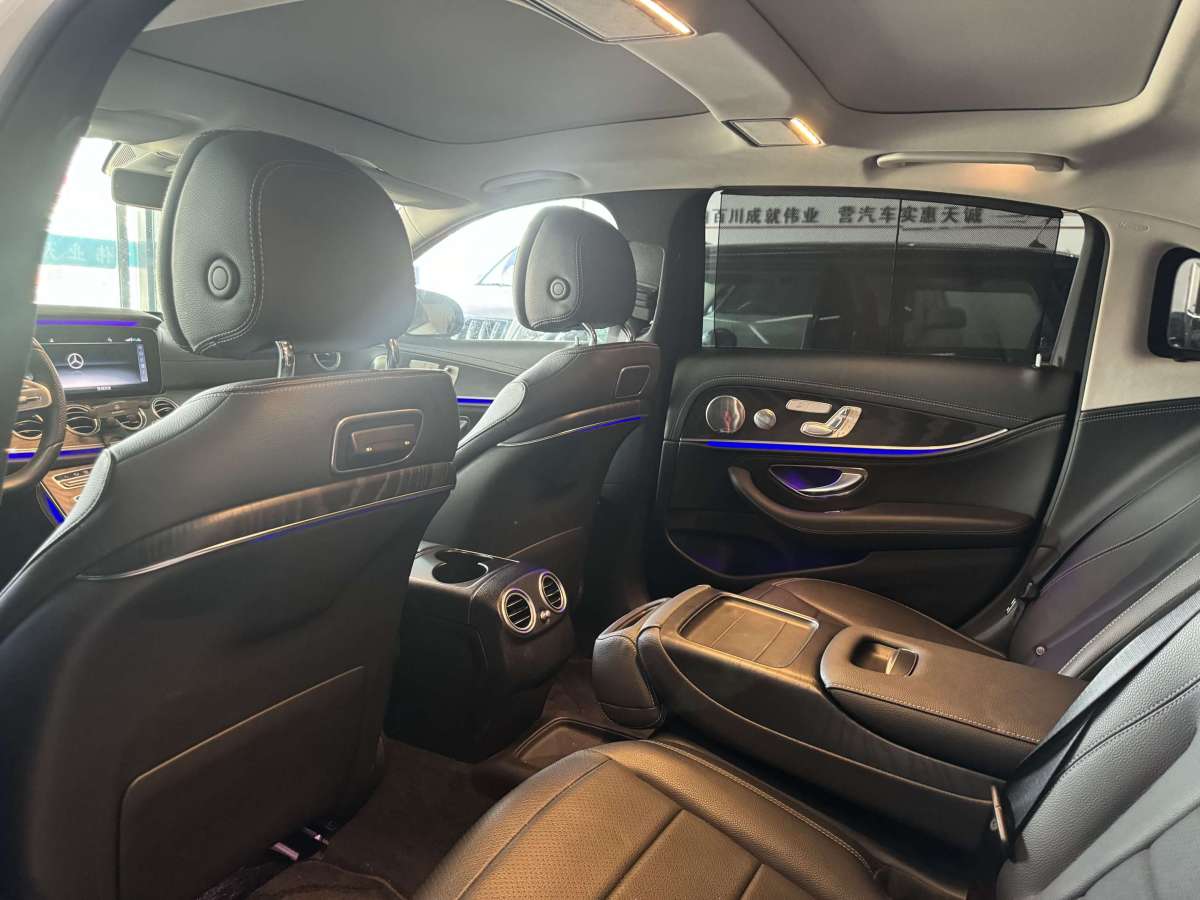 2019年06月奔驰 奔驰E级  2019款 改款 E 300 L 运动豪华型