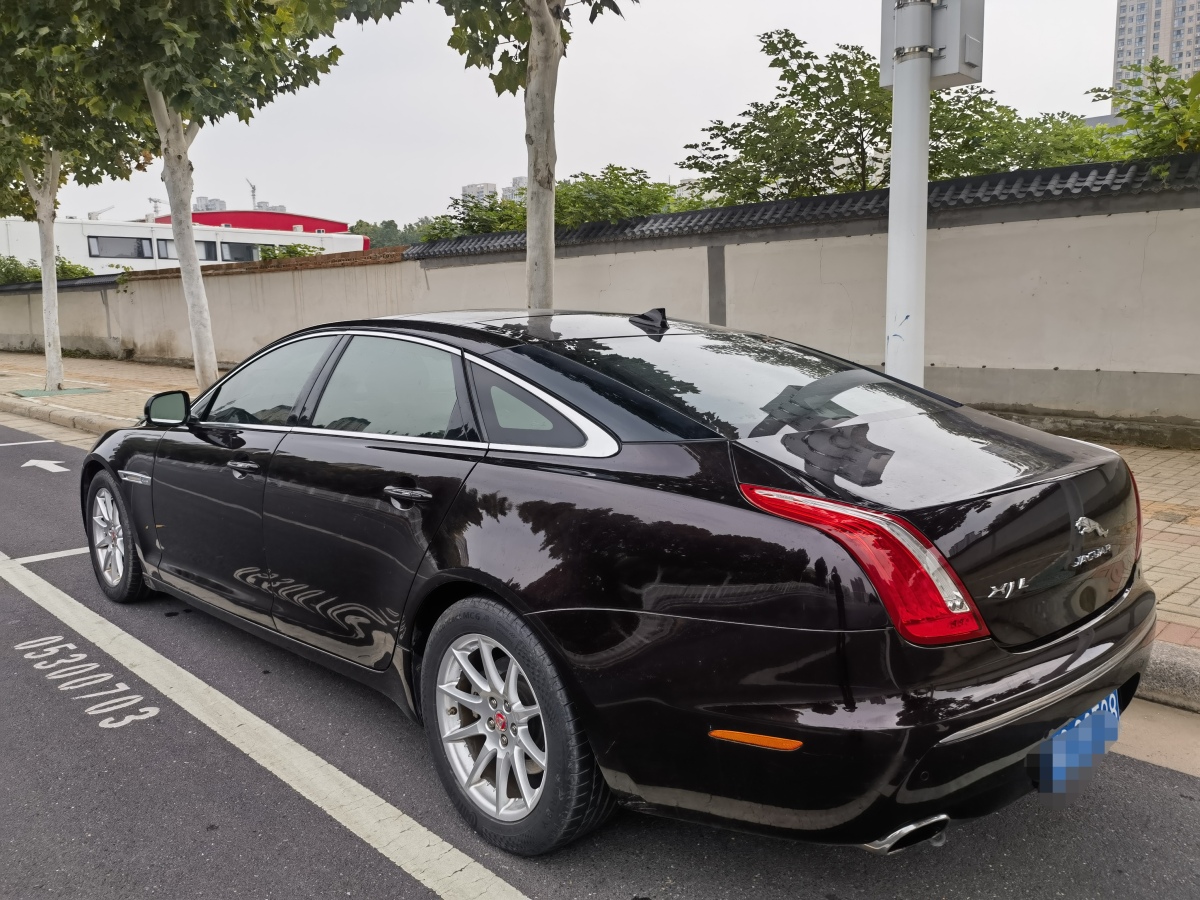 2015年8月捷豹 XJ  2014款 XJL 2.0T 兩驅(qū)典雅商務(wù)版