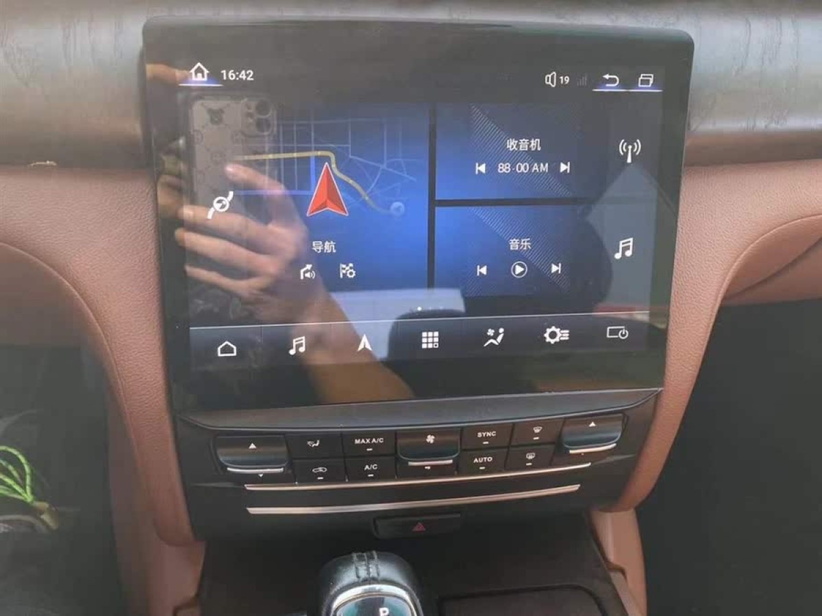 瑪莎拉蒂 總裁  2013款 3.0T 標(biāo)準(zhǔn)型圖片