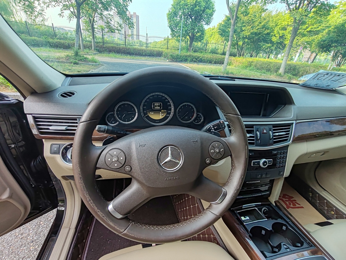 奔驰 奔驰E级  2012款 E 300 L 优雅型图片