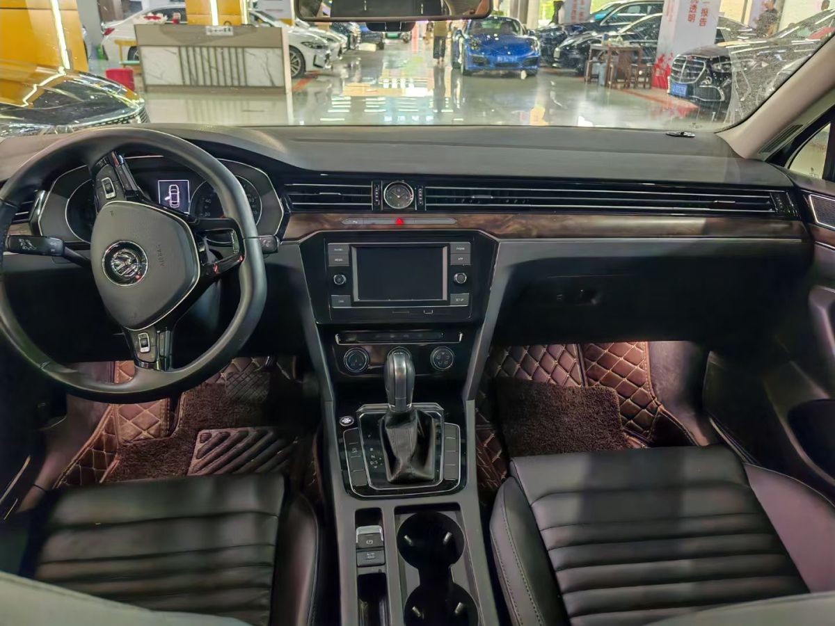 大眾 邁騰  2019款  330TSI DSG 領(lǐng)先型 國VI圖片
