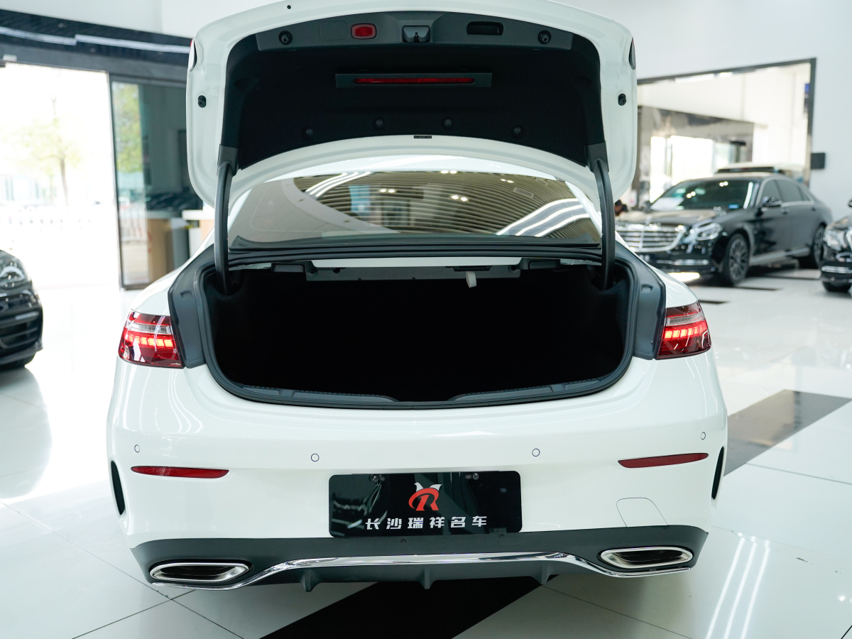 奔馳 奔馳E級(jí)  2021款 改款 E 260 轎跑車圖片