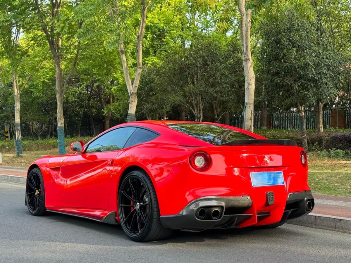 法拉利 F12berlinetta  2013款 6.3L 標(biāo)準(zhǔn)型圖片