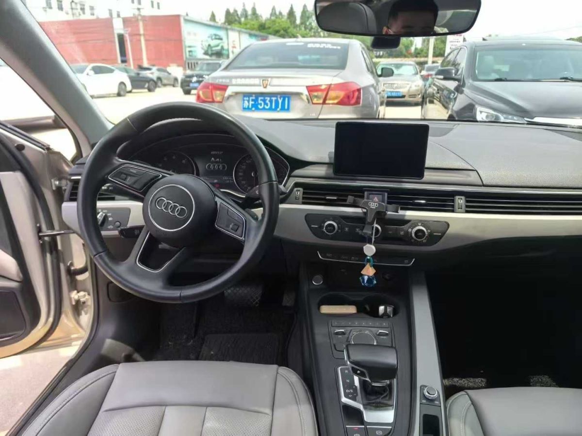奧迪 奧迪A4L  2018款 30周年年型 30 TFSI 進(jìn)取型圖片