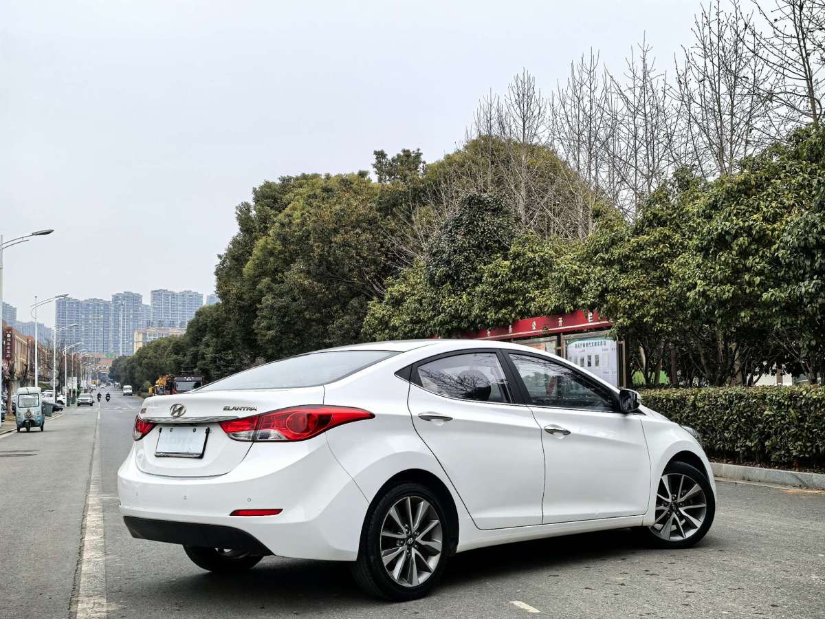 現(xiàn)代 朗動  2015款 1.6L 自動領(lǐng)先型圖片