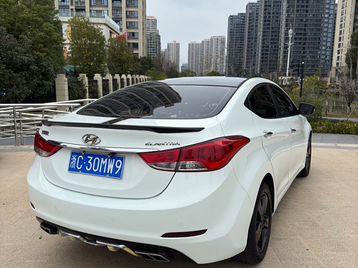 2013年9月現(xiàn)代 朗動  2012款 1.6L 自動領(lǐng)先型