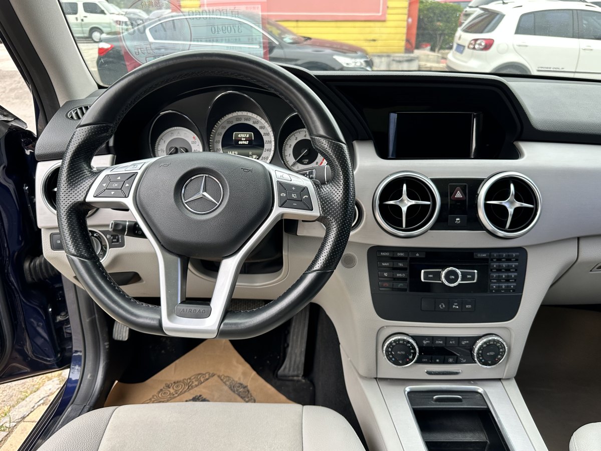 奔驰 奔驰glk级  2015款 glk 260 4matic 动感型 极致版图片