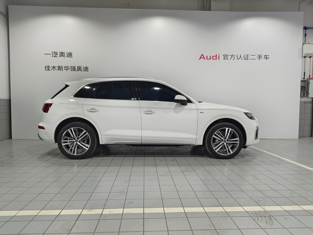 2022年1月奧迪 奧迪Q5L  2021款 40 TFSI 豪華動感型